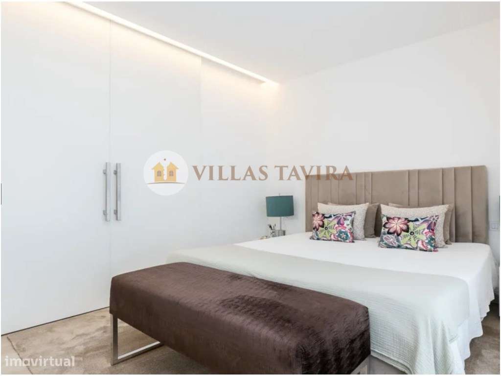 Moradia T3 de Luxo com Piscina, Vista Mar e Acabamentos Premium-35