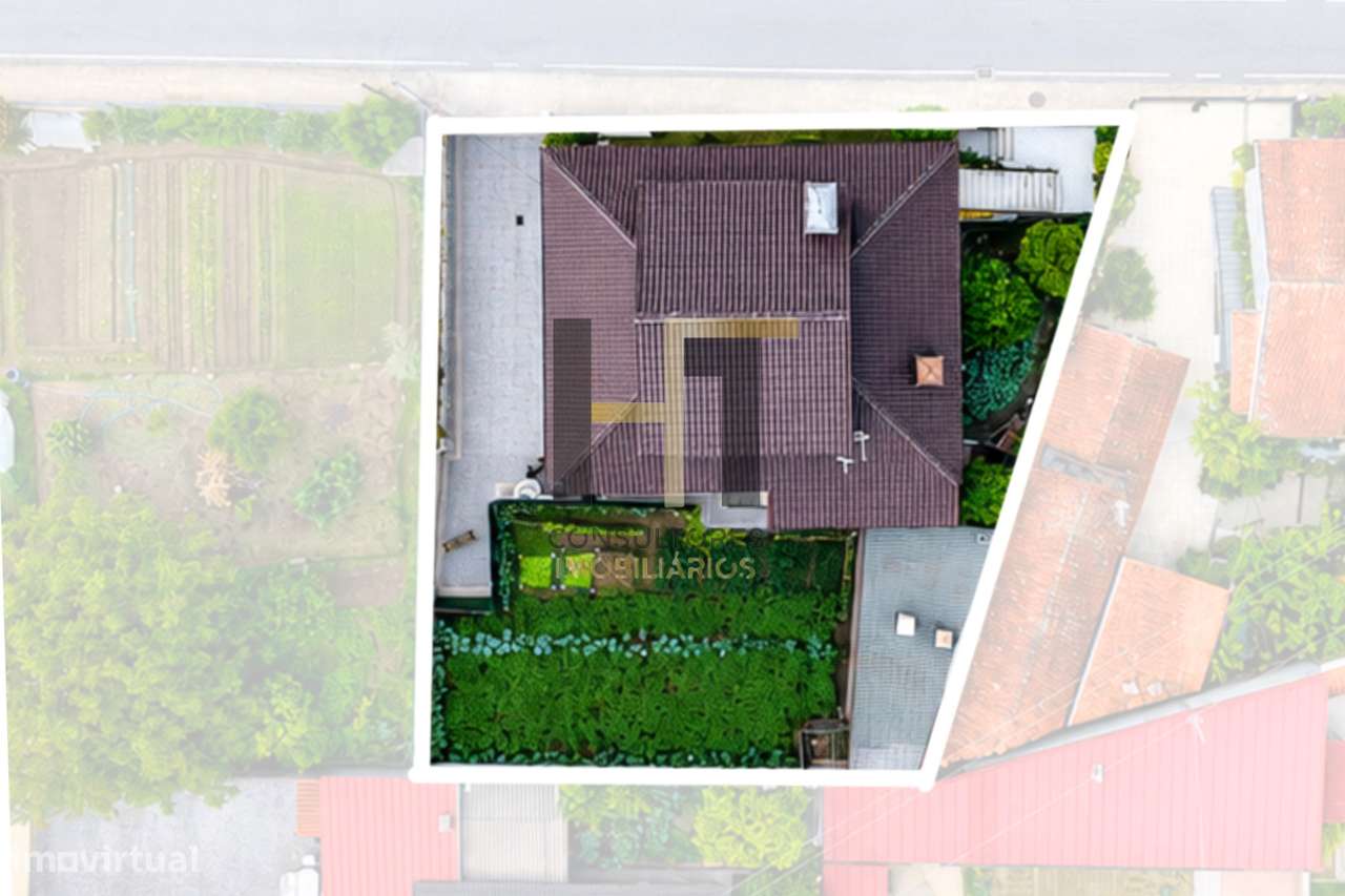 Moradia T4 em Lousada | 312m², 542m² de Terreno e Garagem para 3 Car-30