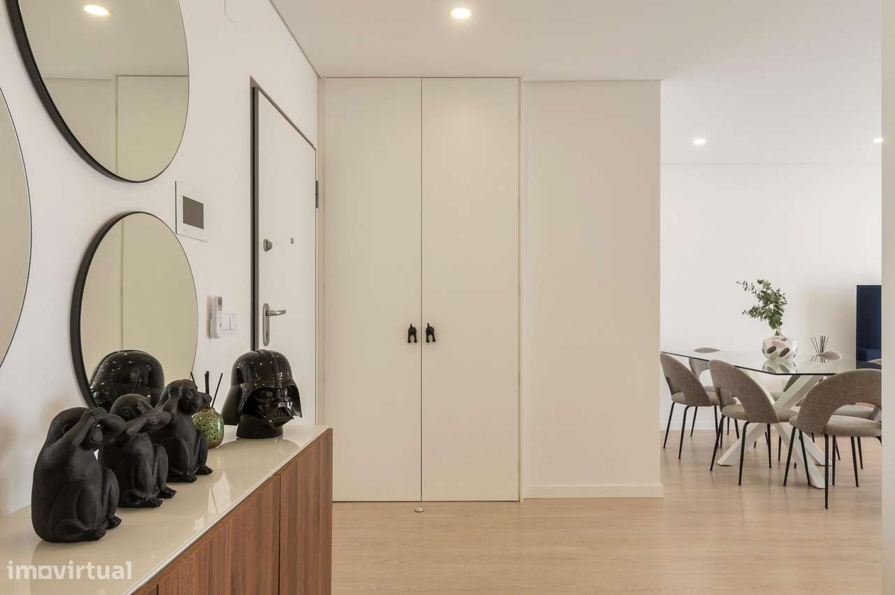 T2 Moderno (2020) com Box para 2 Carros na Urb Casas do Lago,...-13