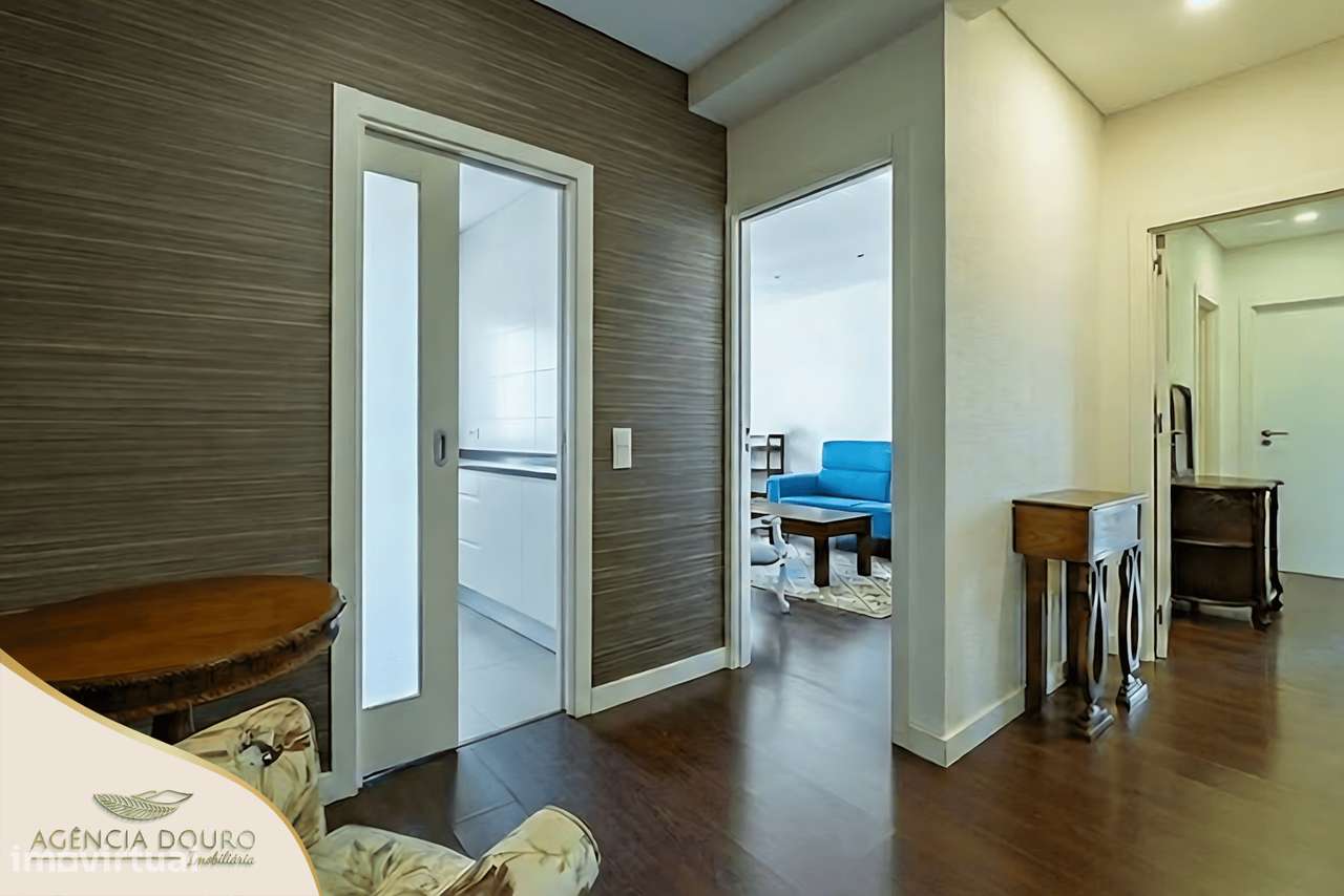 Apartamento T4 com varandas, em Aldoar, Porto-9