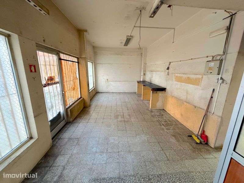 Loja/Armazém 110 m² – Avenida Principal Cova da Piedade | Almada - Grande imagem: 4/12