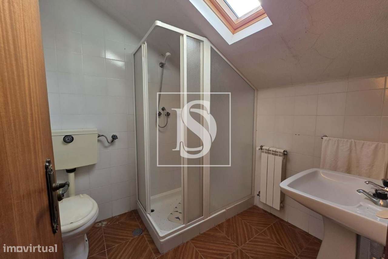 Moradia T6 no centro de Tondela-22