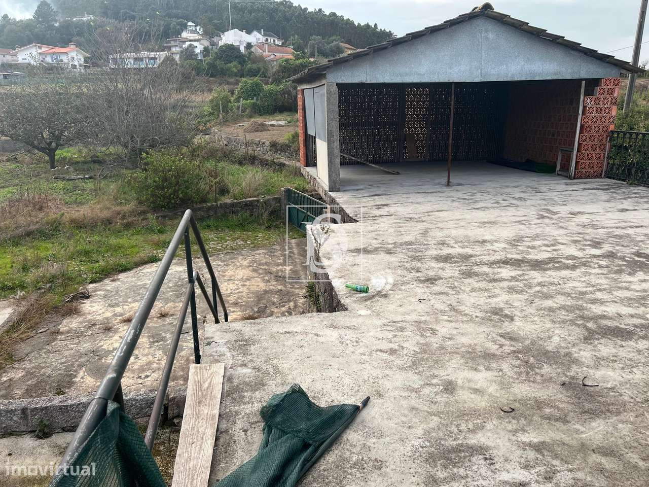 Moradia em Pedra / Casa de Campo inserida num lote de 6000m2 - Grande imagem: 4/36