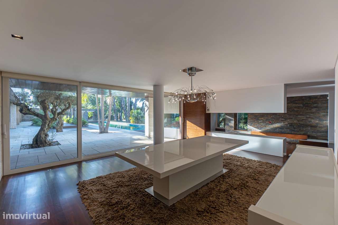 Moradia de Luxo com Elevada Privacidade, Piscinas Interior e...-11