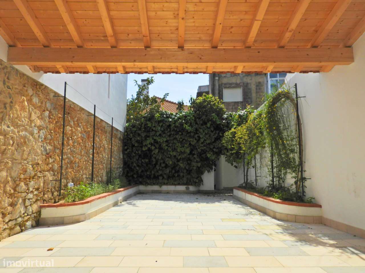 Moradia de 2 Pisos totalmente remodelada - Grande imagem: 4/16