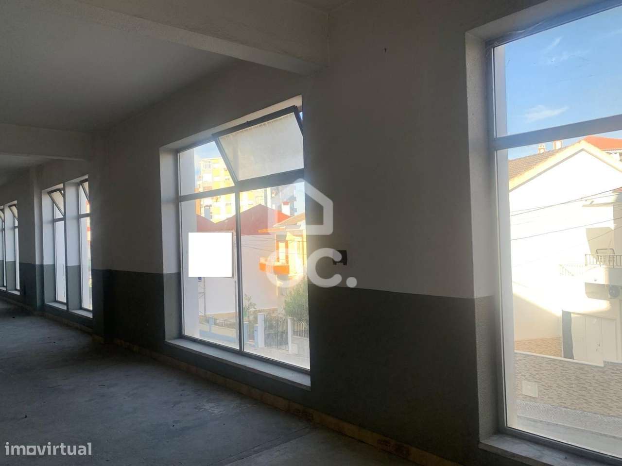 Espaço amplo, na Cruz de Pau - Grande imagem: 5/13