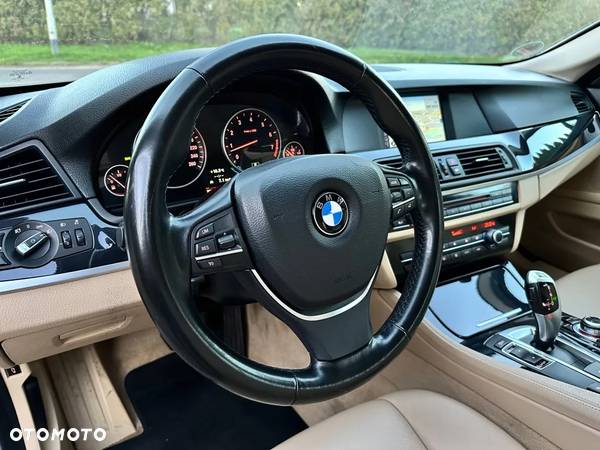 BMW Seria 5 520i Touring Luxury Line - 6