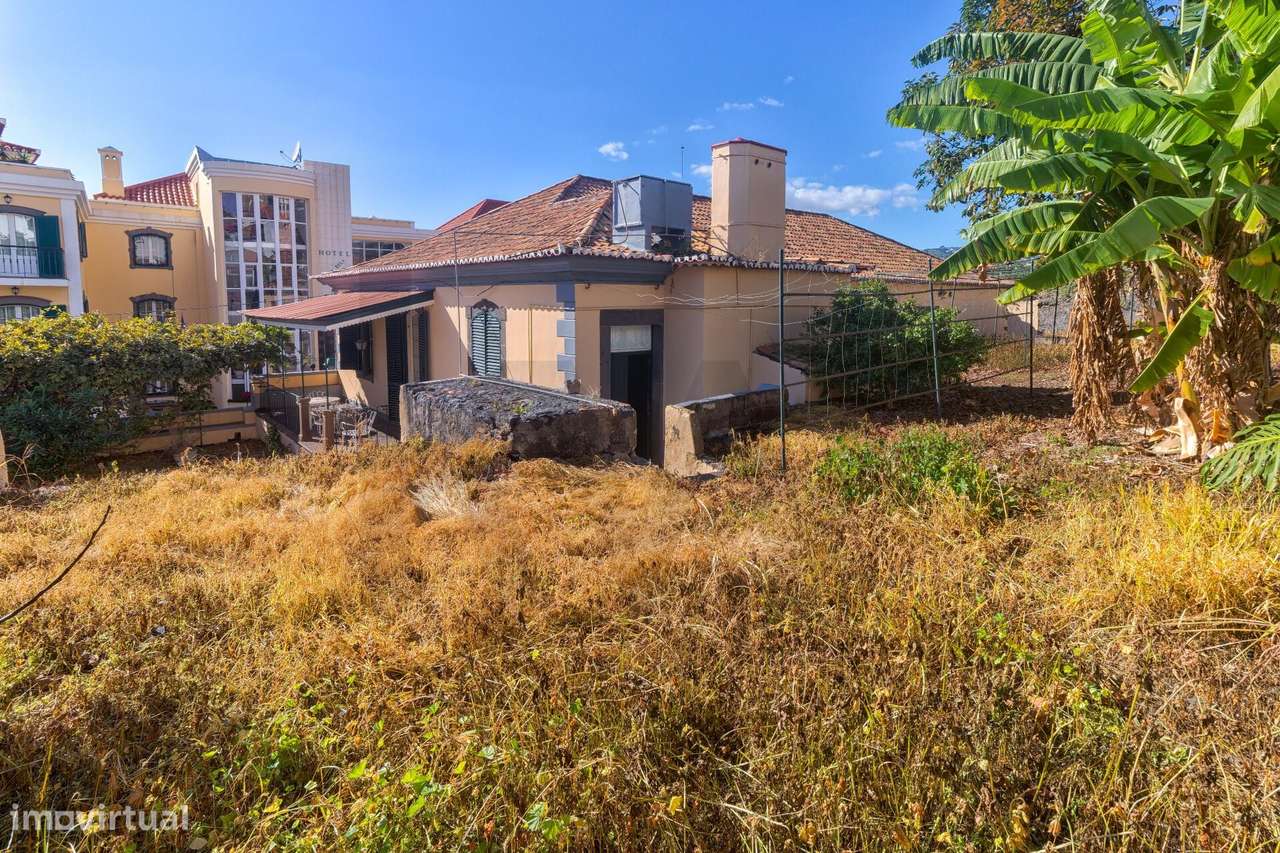 Raridade na Zona Velha do Funchal: Moradia Histórica com 950m2 de Terr - Grande imagem: 2/60