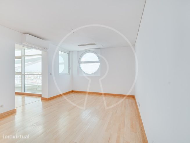 Penthouse na Torre de S. Rafael com terraços e vista soberba-9