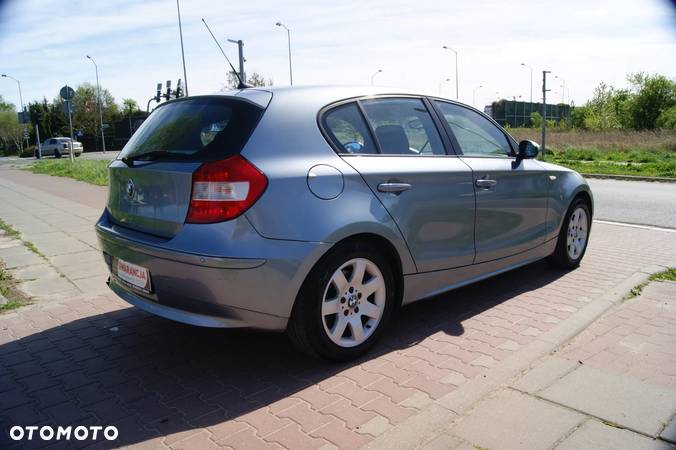 BMW Seria 1 120i - 4