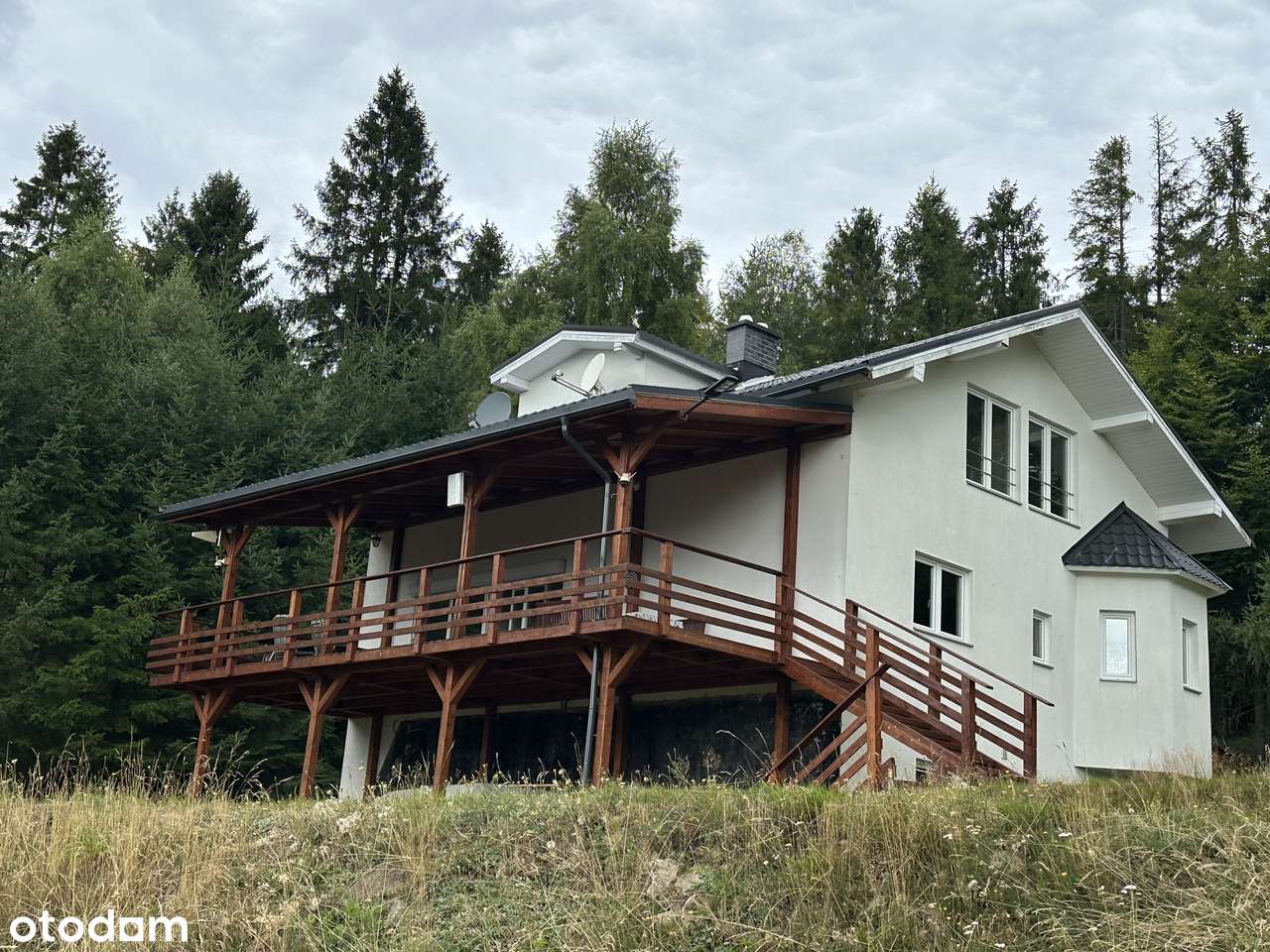 Przestronny dom z garażem w spokojnej okolicy - Pełny obrazek: 4/8