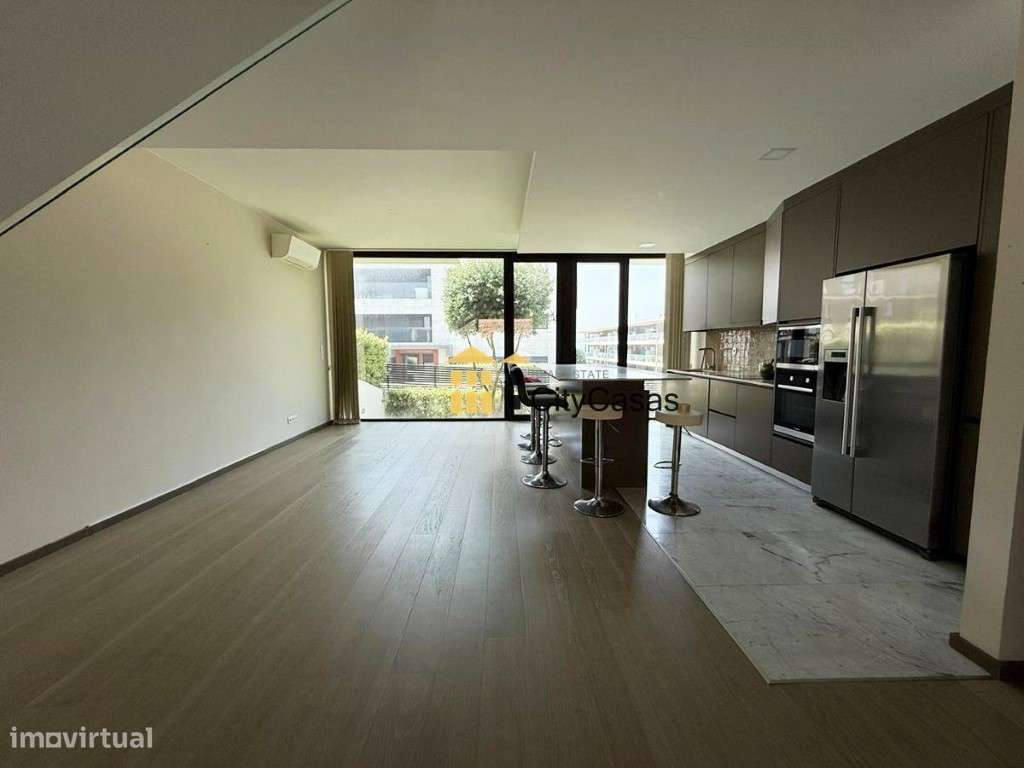 Moradia com 3 Suítes | Junto à Praia de Canidelo - Grande imagem: 4/24