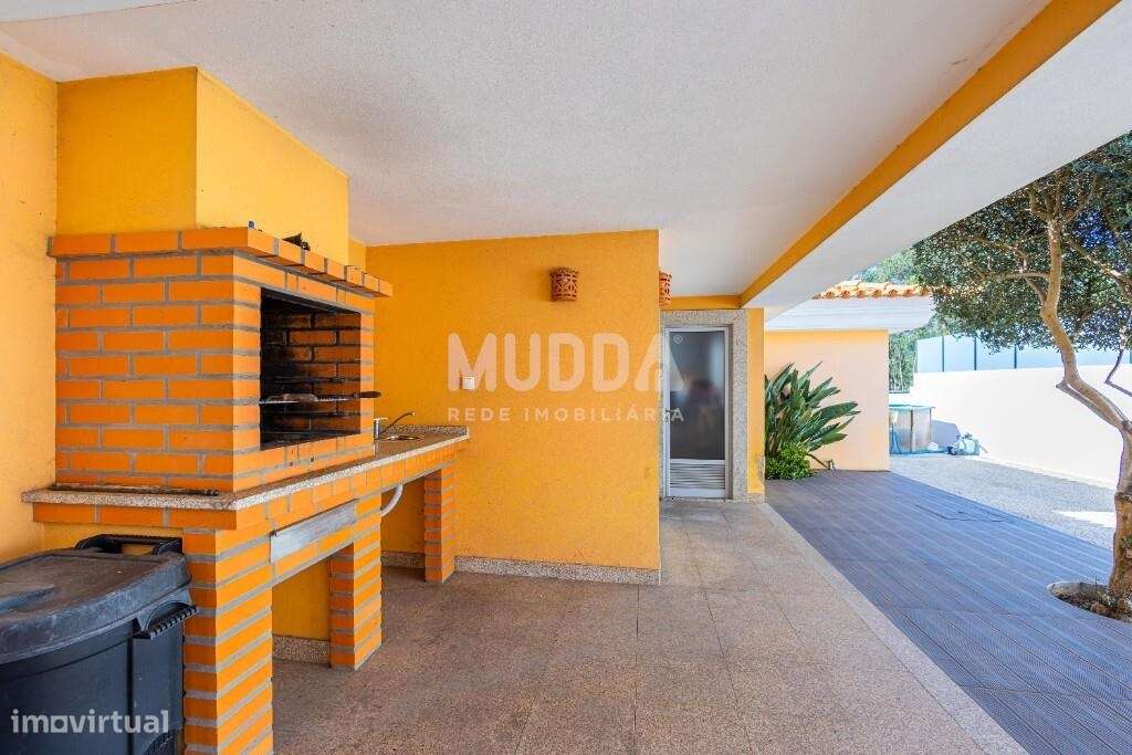 Excelente moradia geminada T4 em Santa Maria da Feira-31