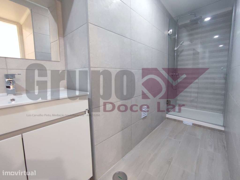 SESIMBRA - Apartamento T2 TOTALMENTE REMODELADO-12