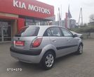 Kia Rio - 4