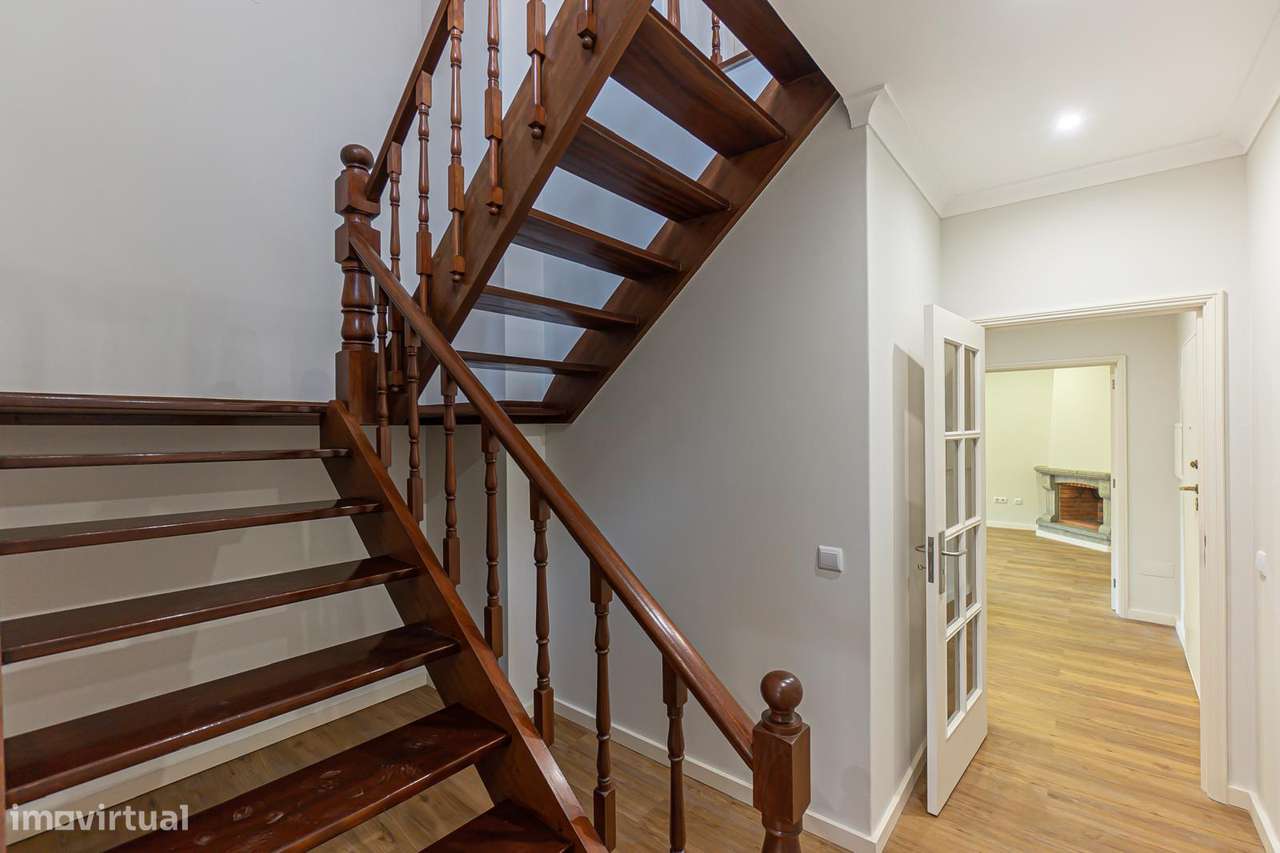 T4 DUPLEX COBERTURA,196 m², 4 Varandas/Solários, Garagem em Arcozelo-17