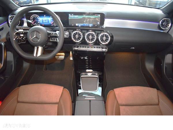 Mercedes-Benz A 200 7G-DCT AMG Line Advanced Plus - 16