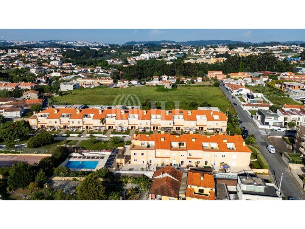 Moradia T4 em condomínio em Gulpilhares Porto-33