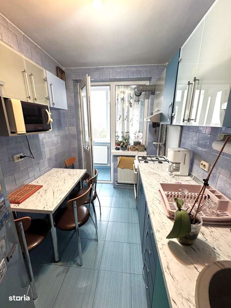 400 Euro-Inchiriere apartament 3 camere decomandate, zona Tribunal - Imagine principală: 4/9