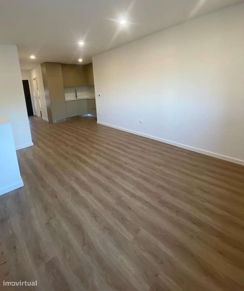 T0+Piso inferior — Sande S. Clemente, Guimarães — 175 000 €-4