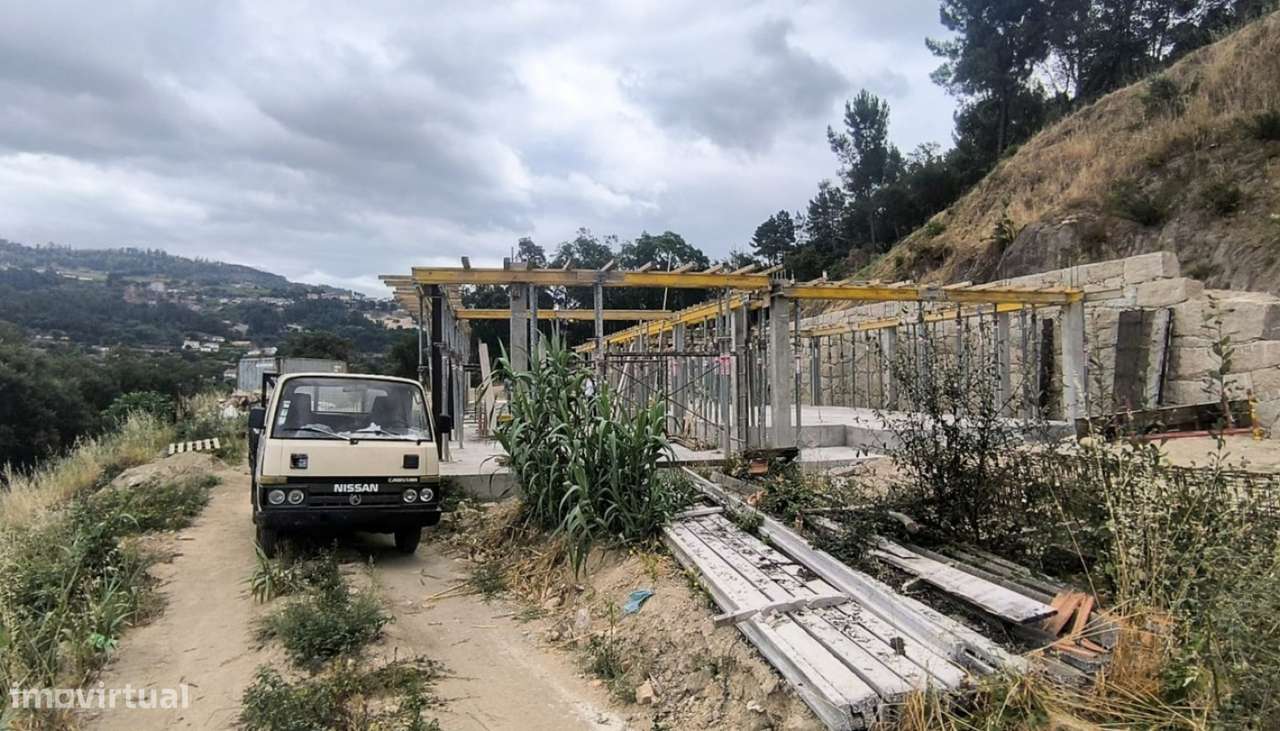 Venda de Moradia V4 em construção, em frente ao rio, Oliveira do Dou-22