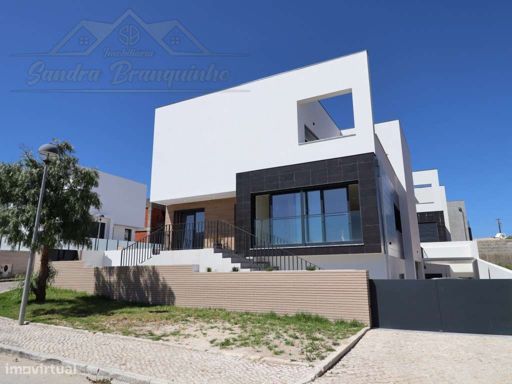 Moradia T5(NOVA) com Piscina-3