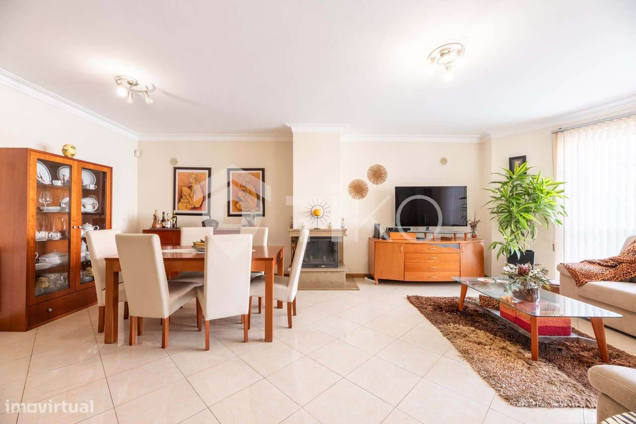 Moradia, 342 m², Charneca de Caparica e Sobreda-16