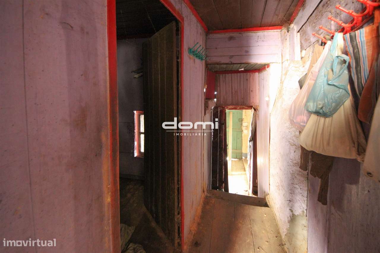 &#127969; Moradia em Pedra para Recuperar – Macieira, Sul - Grande imagem: 4/8