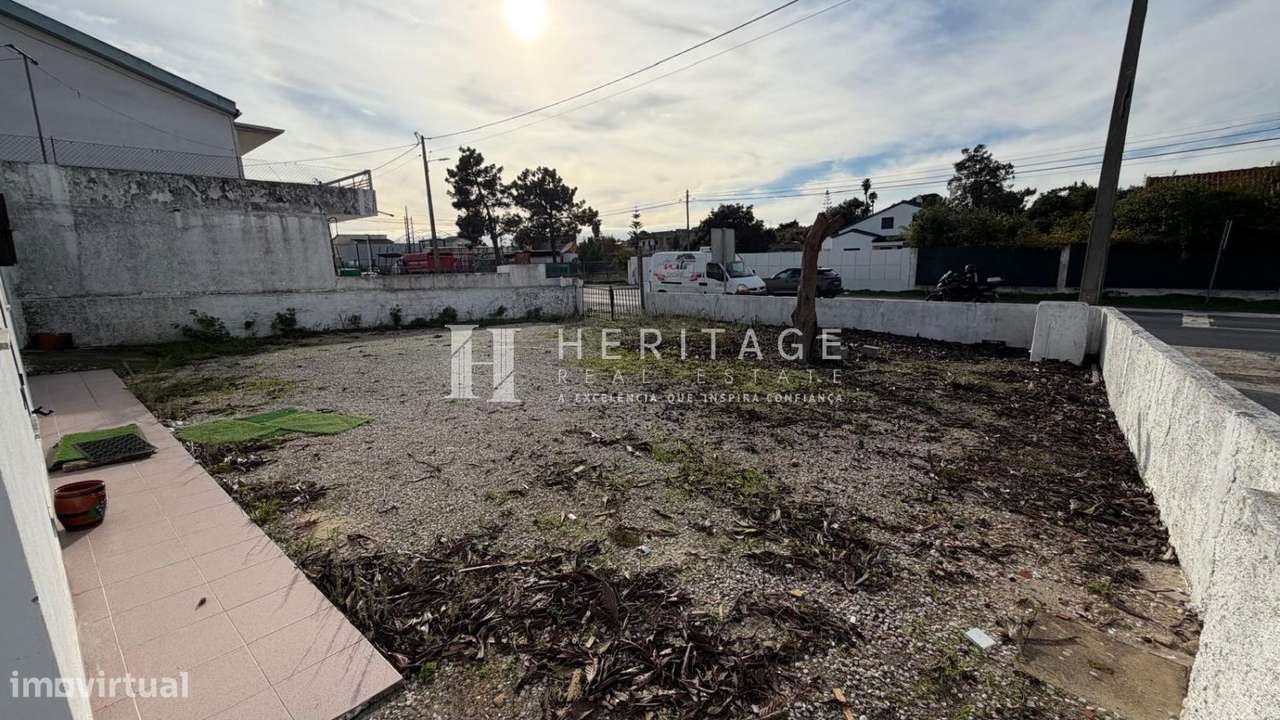 Moradia T2 a necessitar de obras e em fase de legalização-2