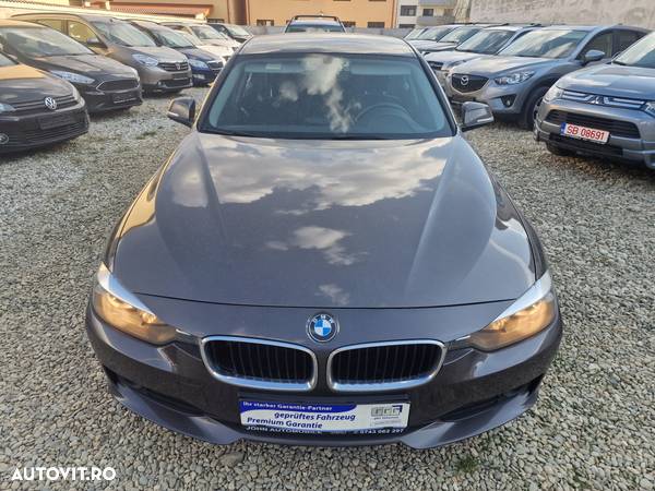 BMW Seria 3 316d - 8