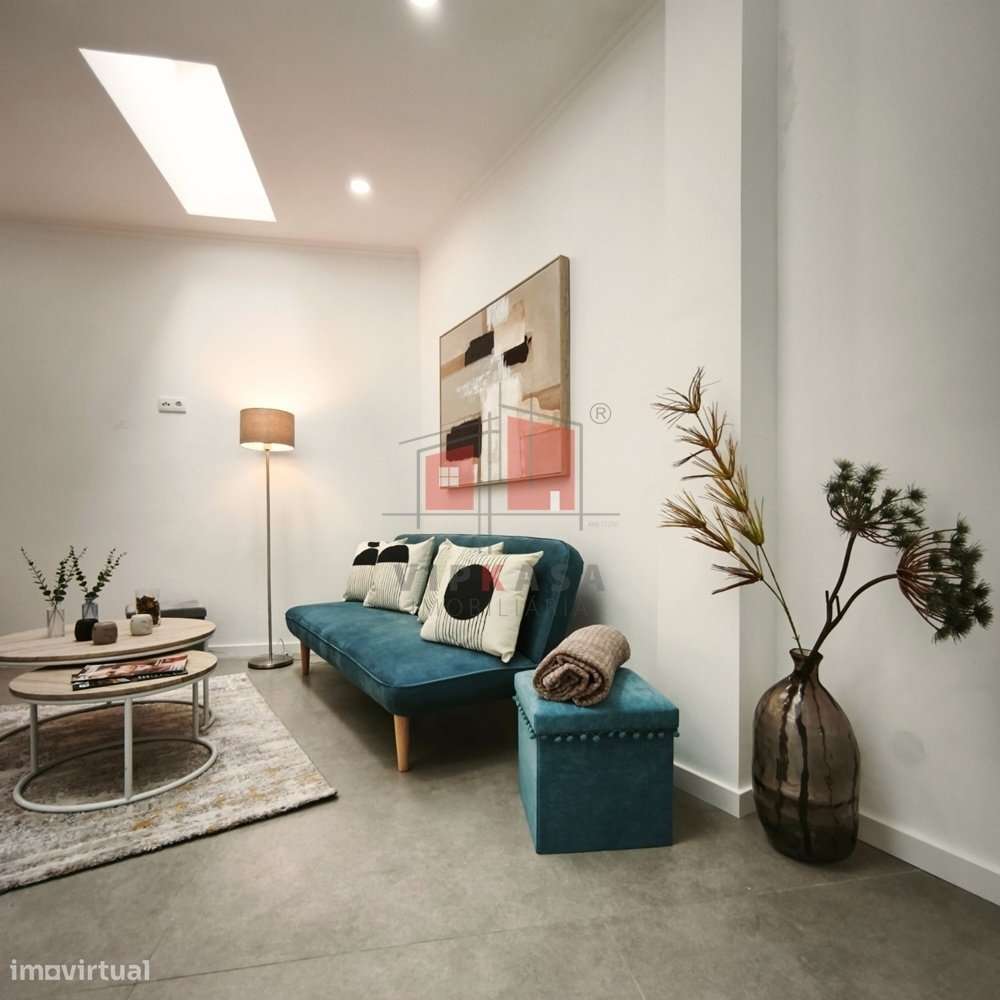 Apartamento T3 Remodelado em Benfica-0