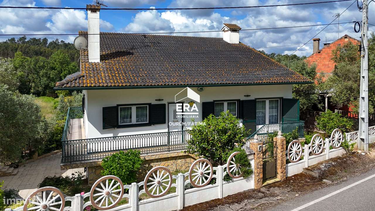 Moradia T4 localizada em Caxarias, Ourém - Grande imagem: 3/48