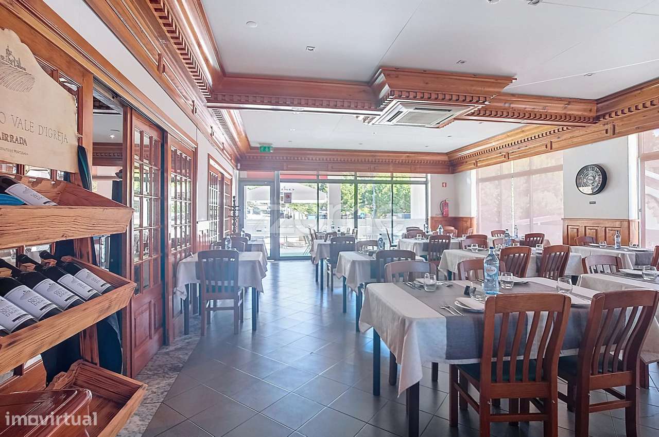 Imóvel comercial com restaurante em funcionamento | Luso - Grande imagem: 3/15