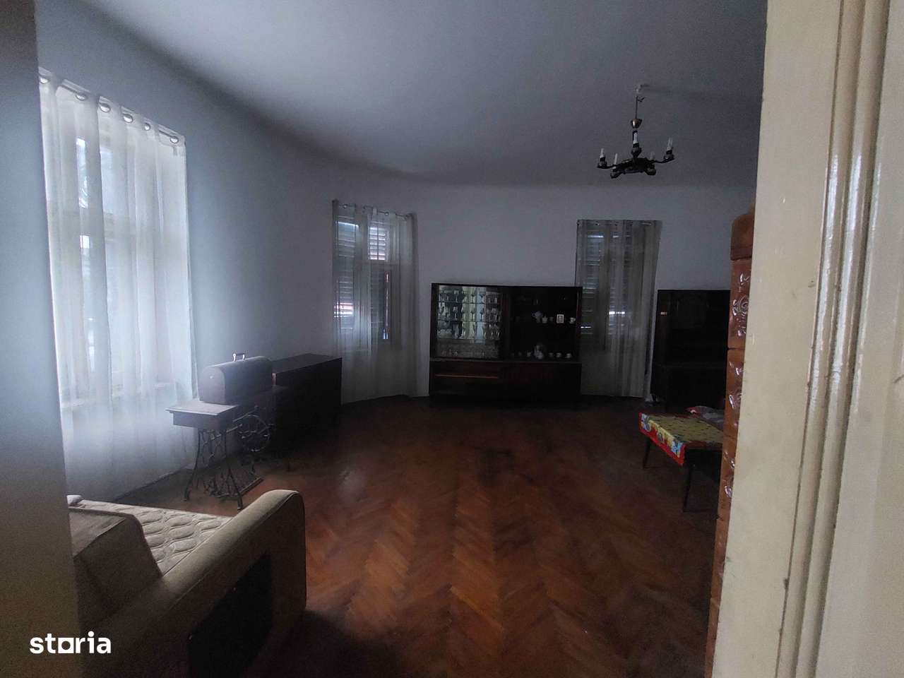 Ap. 2 cam. semidec. la casa central - Lupeni-0