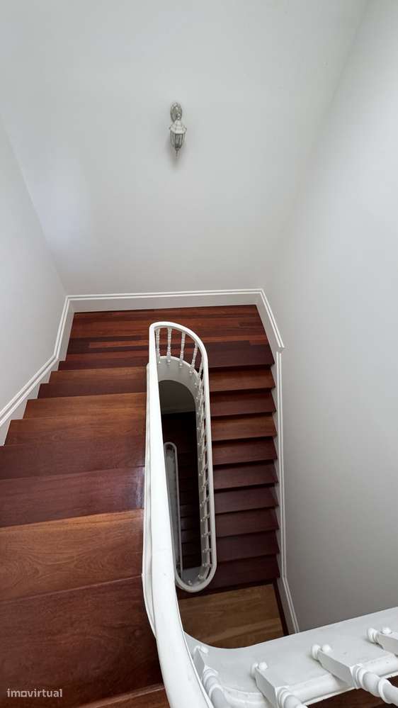 Moradia T3 no Centro de Esposende | 393 m²-12