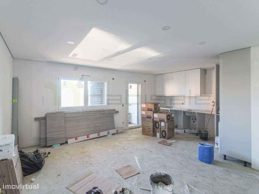 Apartamento T3 com parqueamento | Paradela, Santo António dos Caval...-3