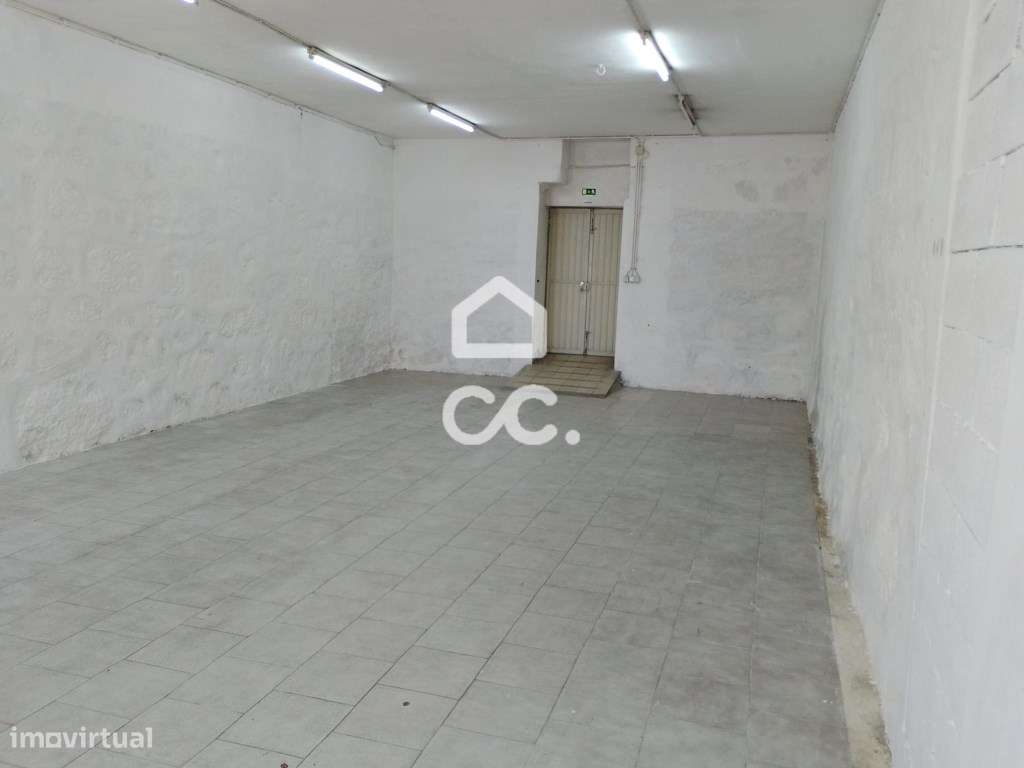 Armazém para Arrendamento em Landim - 60m² | Excelente Localização - Grande imagem: 3/9
