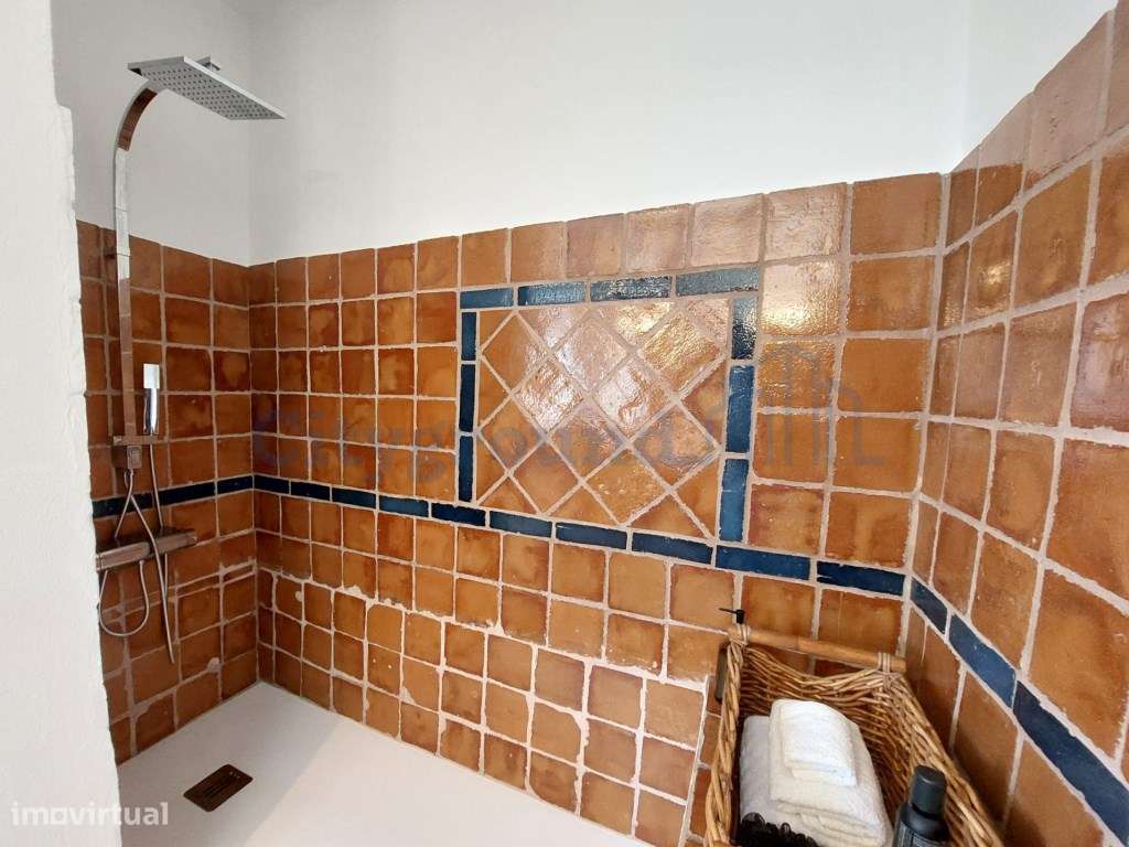 Charme com toque de luxo - Moradia V4 de 2 pisos com jardim em Regu...-21