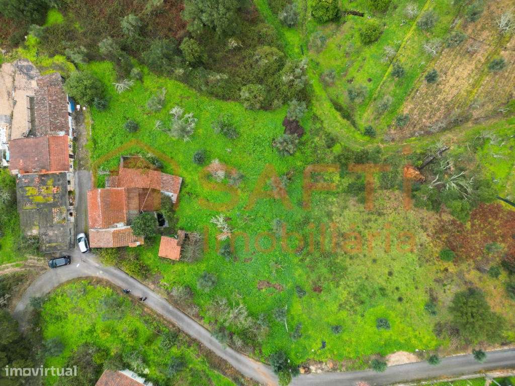 Moradia para recuperar, junto ao Rio - Grande imagem: 2/26