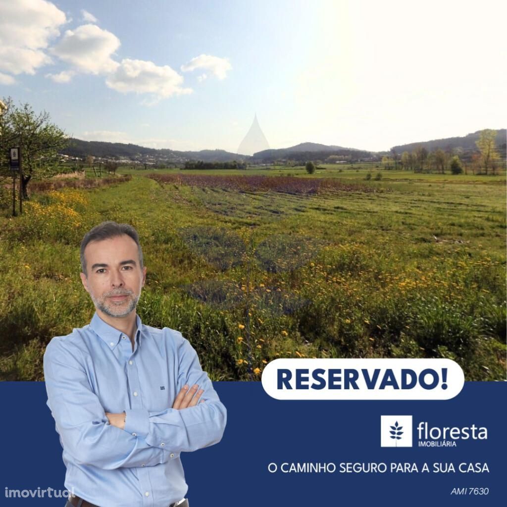 Vende-se Terreno com 53.000m2 - Braga