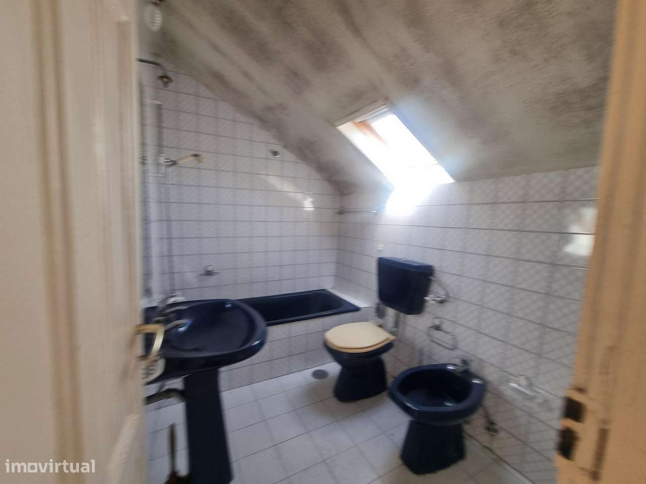 REF2010 - MORADIA C/Garagem e Jardim - Rua Duque Saldanha, Porto-13