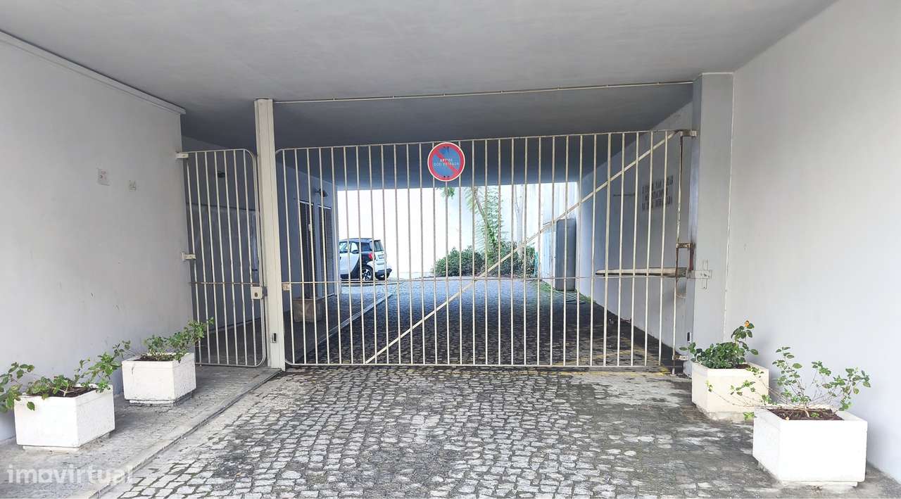 T4 Duplex Premium no centro da cidade com 1 lugar Garagem + 1 Box - Grande imagem: 4/7