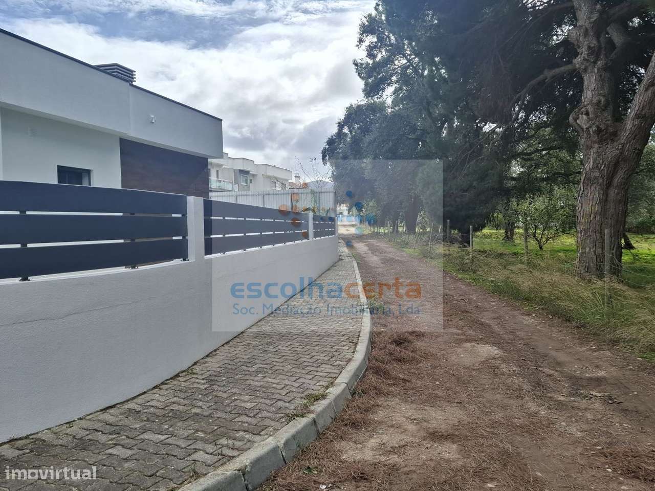 Oportunidade Excelente Moradia Térrea T4 Com Piscina de agua salgada-44