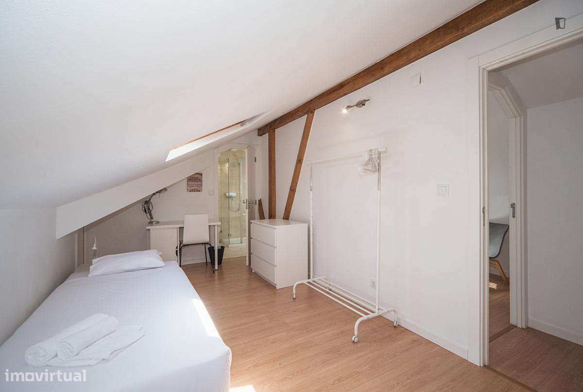 Quarto - localizado em Sete Rios Lisbon - Grande imagem: 4/10