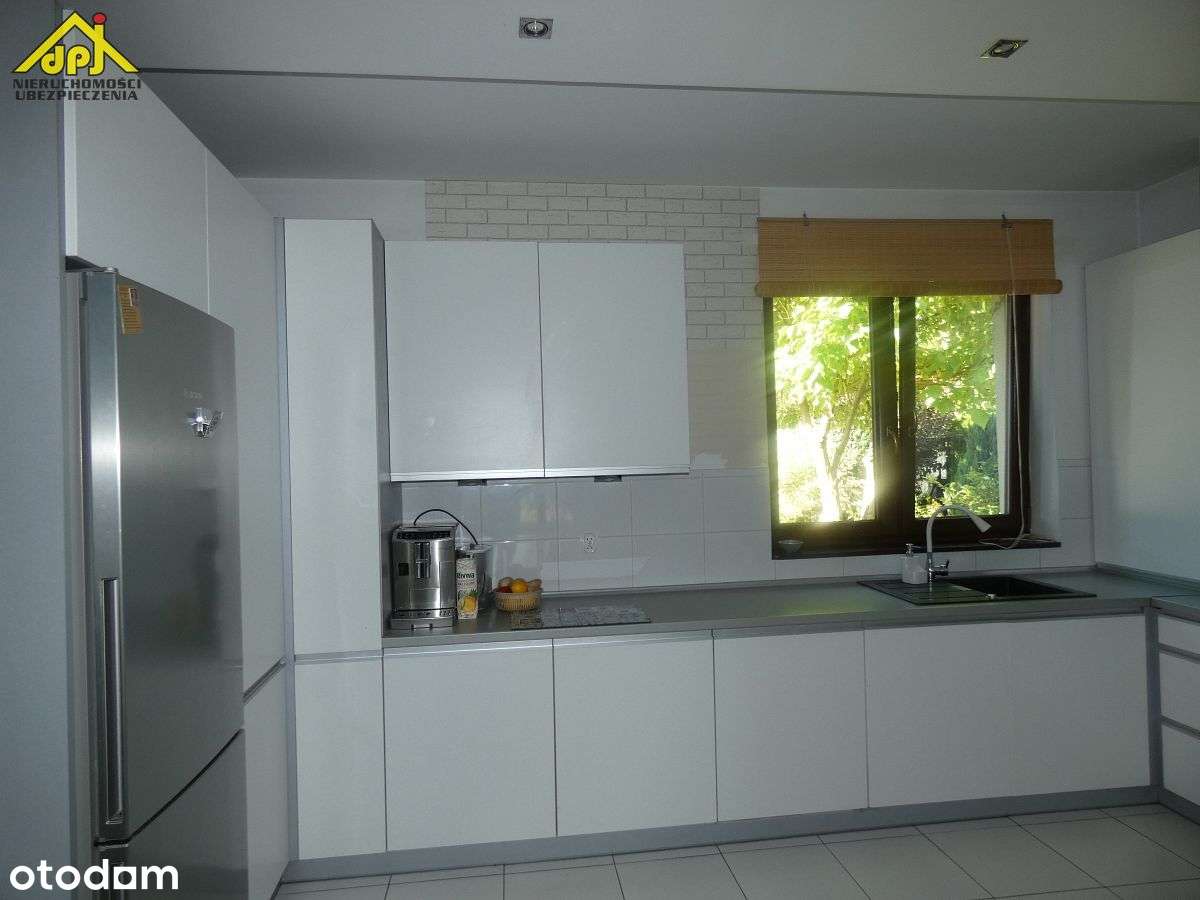 Dom wolnostojący z poddaszem użytkowym,  5 pokoi-5