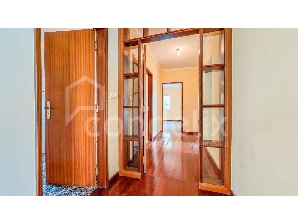 Moradia térrea única nos Canhas-13
