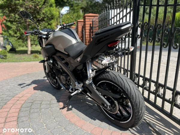 Yamaha MT - 8