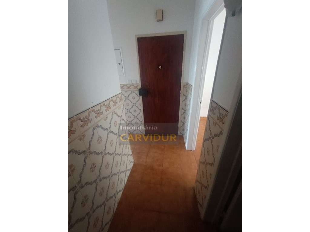 Lavradio T2 Res do chão bom estado-13