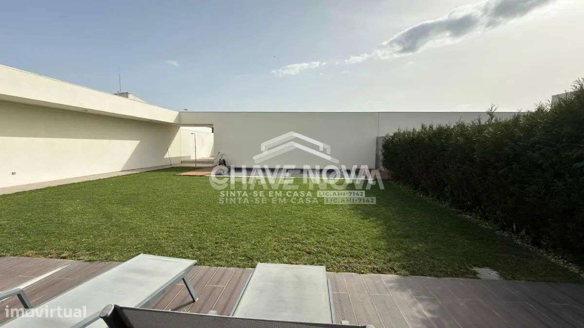 PS - Moradia em Banda V5 , situada em Valadares, V.N.G 800m das Praias - Grande imagem: 2/43