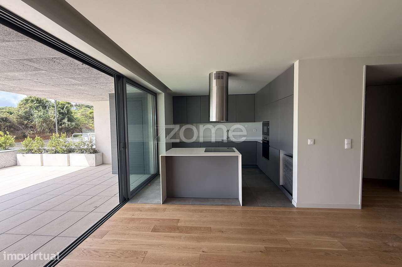 Apartamento T2 novo, com terraço e piscina, em Ponta Delgada-10